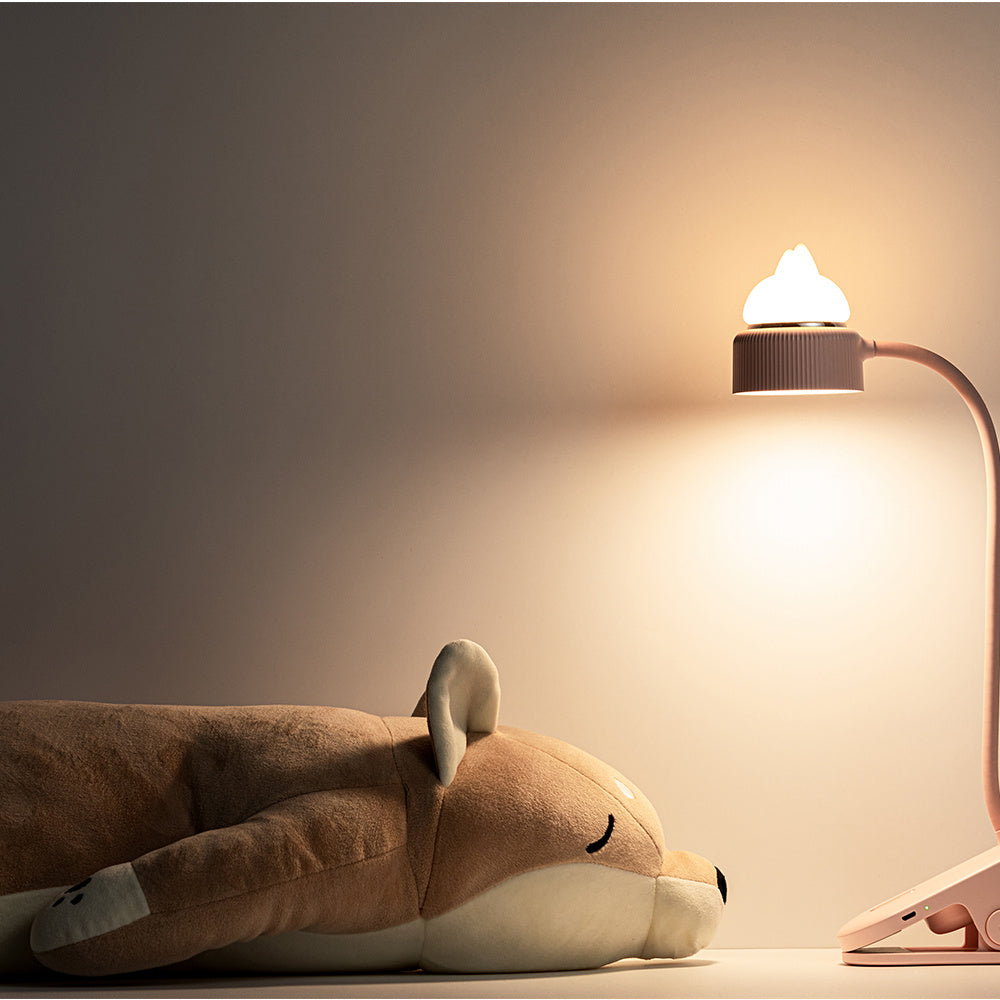 Charging small table lamp