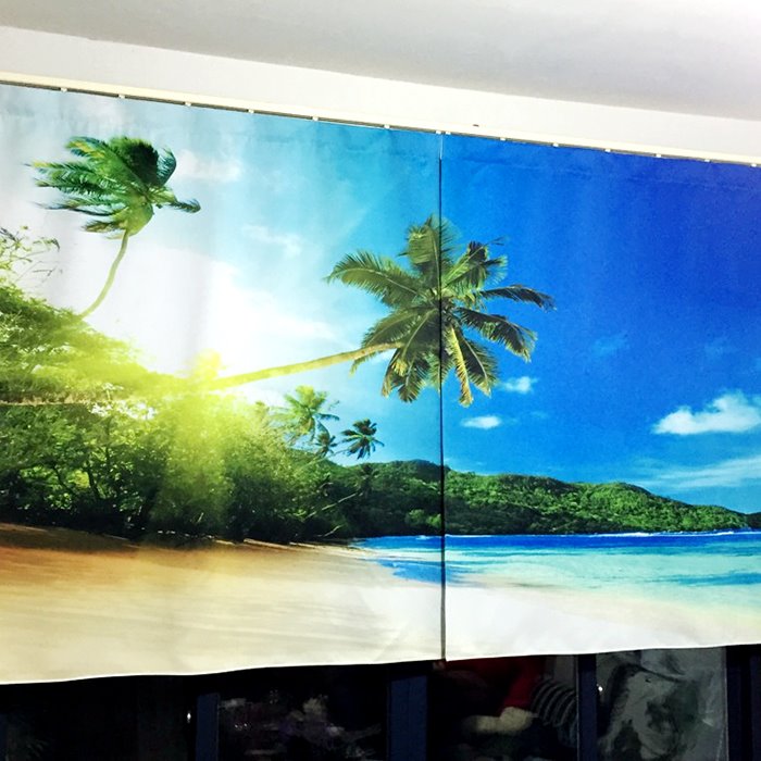 Cortina personalizada de poliéster impresa con palmeras en 3D y un hermoso paisaje de playa