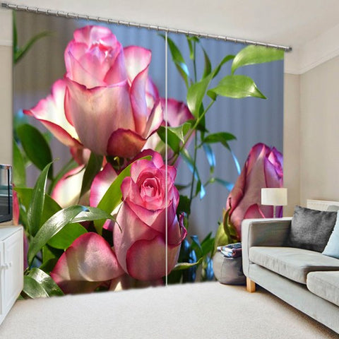 Benutzerdefinierter 3D-Verdunkelungsvorhang mit hübschen blühenden rosa Rosen, bedruckt im pastoralen Stil