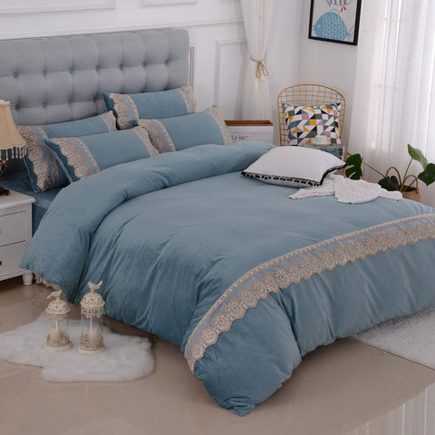 4-teiliges Plüsch-Bettwäsche-Set/Bettbezug-Set mit schlichter Spitze im europäischen Stil, warme, einfarbige, flauschige Bettwäsche 
